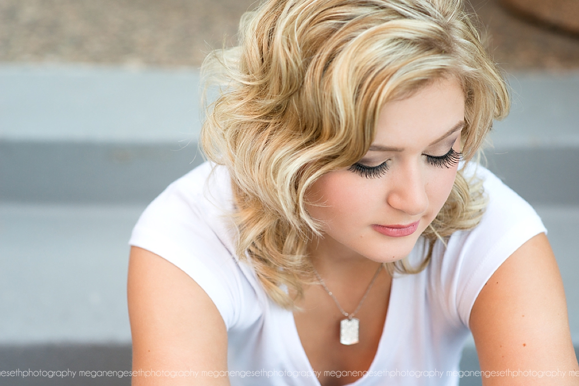 senior picture fake eyelashes