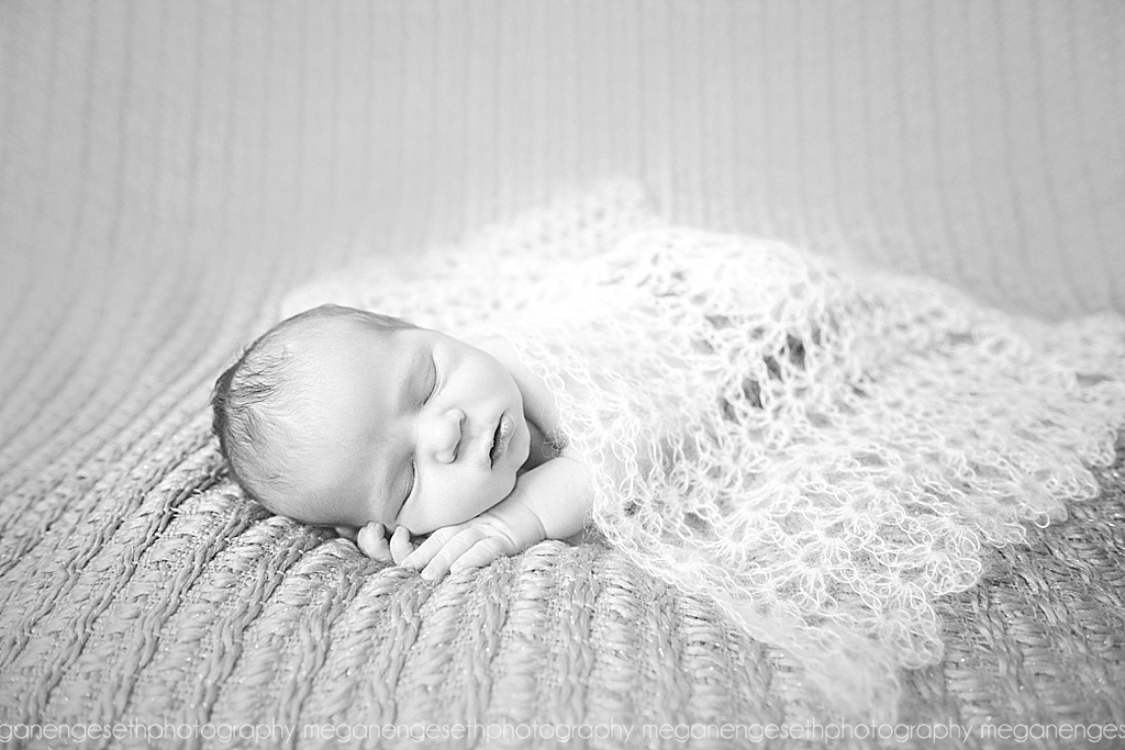 Newborn-photographer-St.-Paul-Minnesota-Senior-Pictures