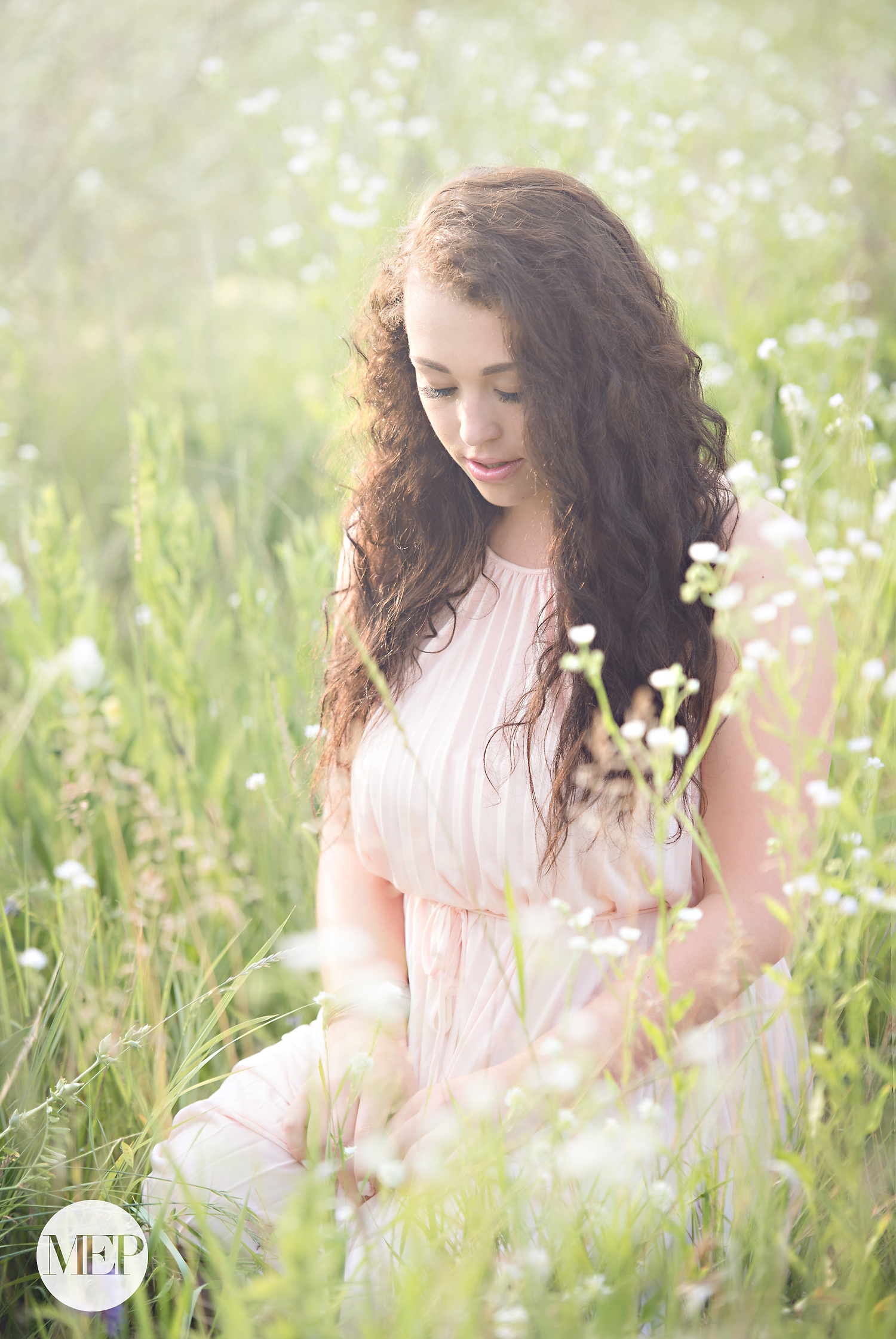 Dance-senior-pictures-field-and-water-photographer