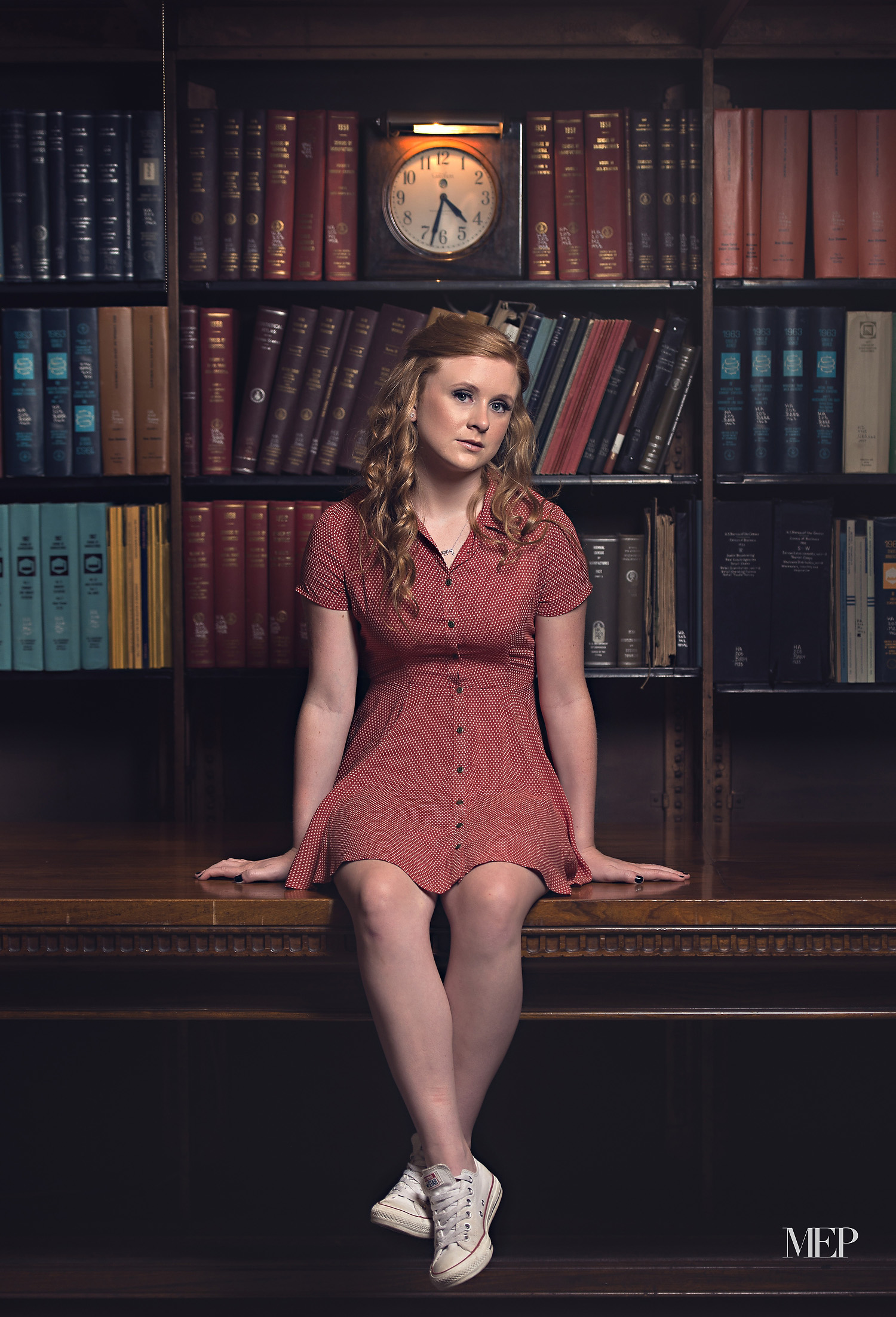 Library Book inspired senior portrait Photographer Minneapolis MN Chanhassen