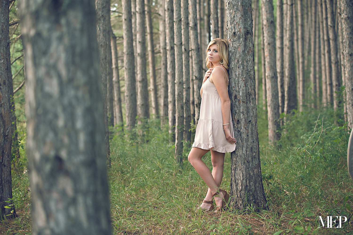 Guitar-Bohemian-Style-White-dress-field-Senior-portrait-Photographer-Minnesota