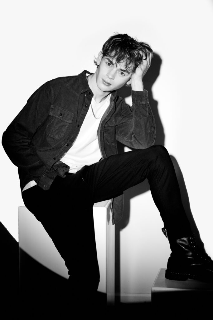 Stylish Senior Picture Photographer Portrait in Black and White